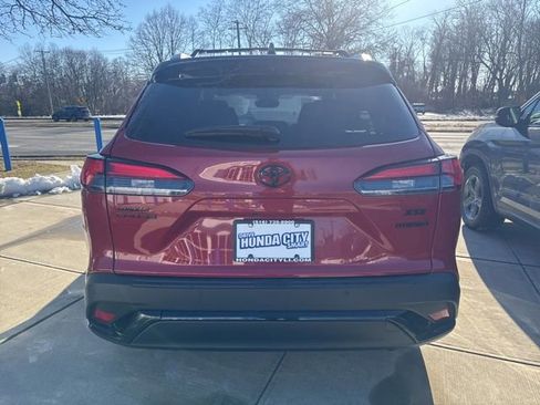 Used 2024 Toyota Corolla Cross XSE image 5