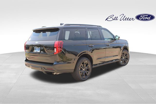 New 2027 Ford Expedition Platinum RWD image 3