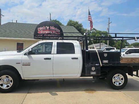 Used 2018 RAM 2500 Tradesman w/ Chrome Appearance Group AWD/4WD image 3