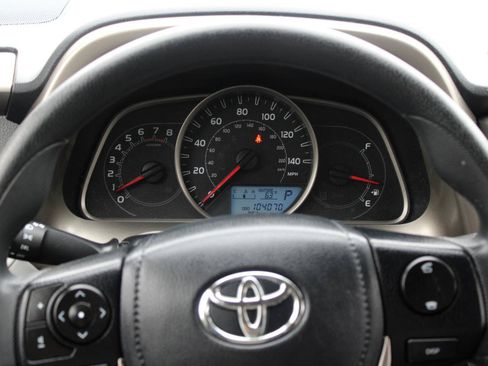 Used 2013 Toyota RAV4 LE AWD/4WD image 8