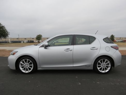 Used 2013 Lexus CT 200h image 3