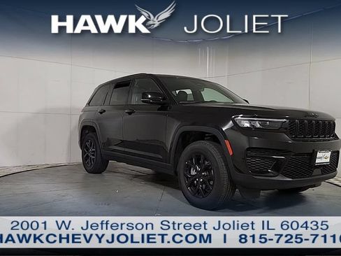Used 2025 Jeep Grand Cherokee Altitude AWD/4WD image 1