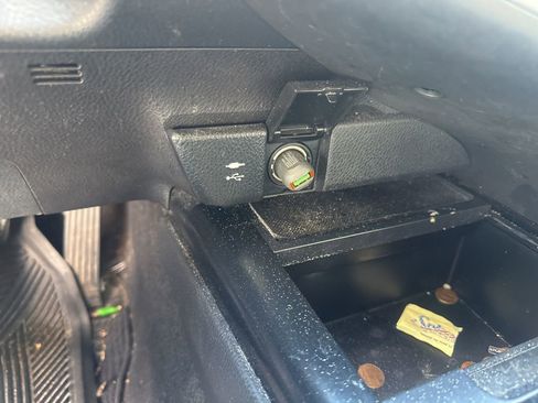 Used 2019 Toyota Camry LE image 6