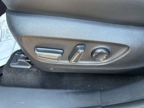 Used 2023 Toyota Highlander XSE image 31