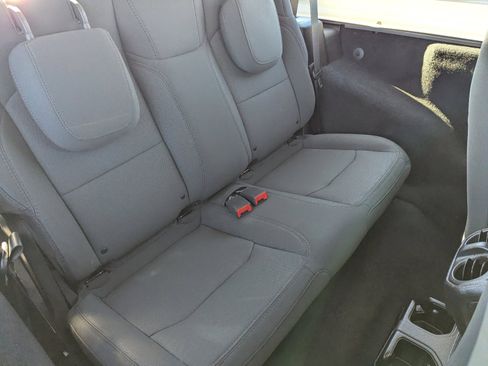 Used 2021 Jeep Wrangler Sport image 13