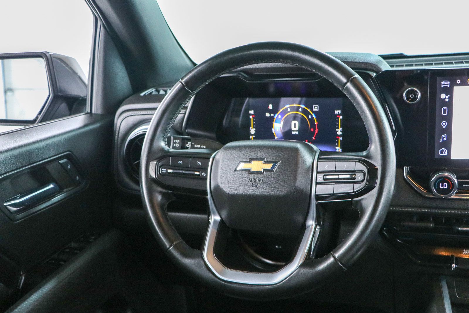 Used 2023 Chevrolet Colorado LT w/ LT Convenience Package AWD/4WD image 12