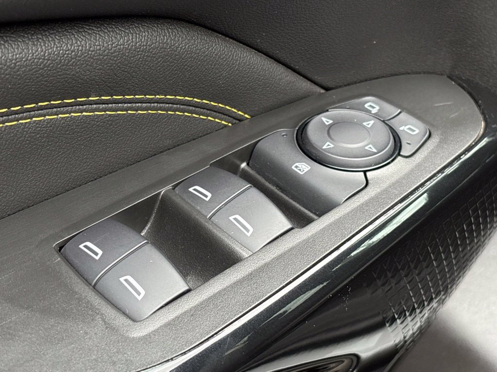 Used 2025 Chevrolet Trax LT FWD image 15