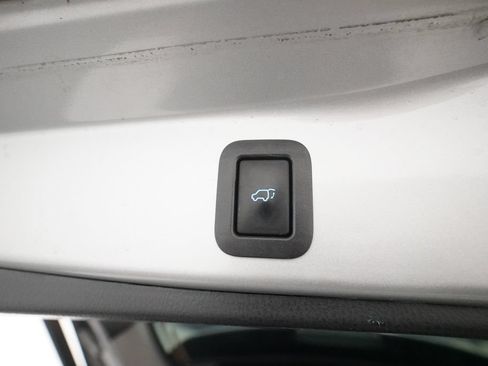 Used 2018 Toyota Highlander XLE AWD/4WD image 15