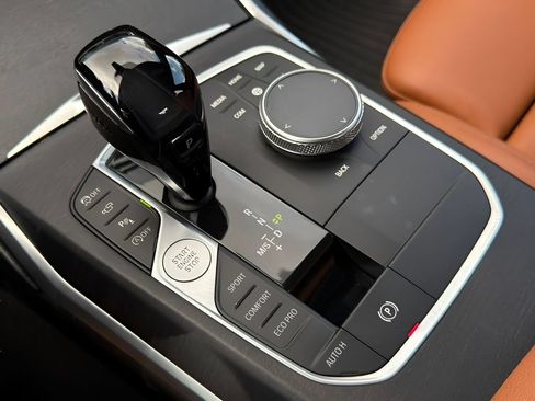 Used 2020 BMW 330i Sedan w/ Executive Package RWD image 19