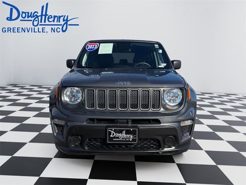 Used 2023 Jeep Renegade Latitude image 8