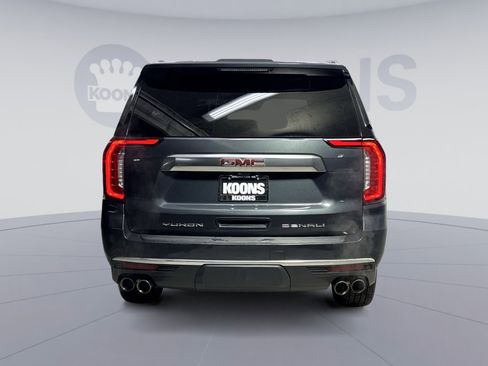 Used 2021 GMC Yukon XL Denali w/ Denali Premium Package image 11