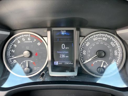 Used 2023 Toyota Tacoma TRD Off-Road w/ Technology Package AWD/4WD image 25