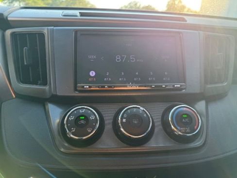 Used 2015 Toyota RAV4 LE image 26