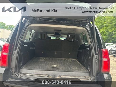 Used 2018 Chevrolet Suburban Premier AWD/4WD image 17