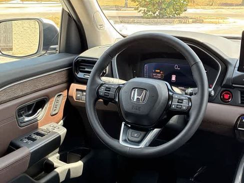 Used 2026 Honda Pilot Elite image 25