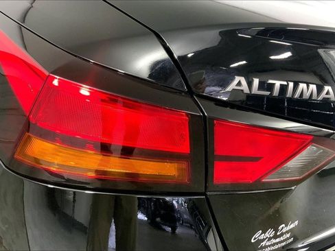 Used 2025 Nissan Altima 2.5 SV FWD image 27