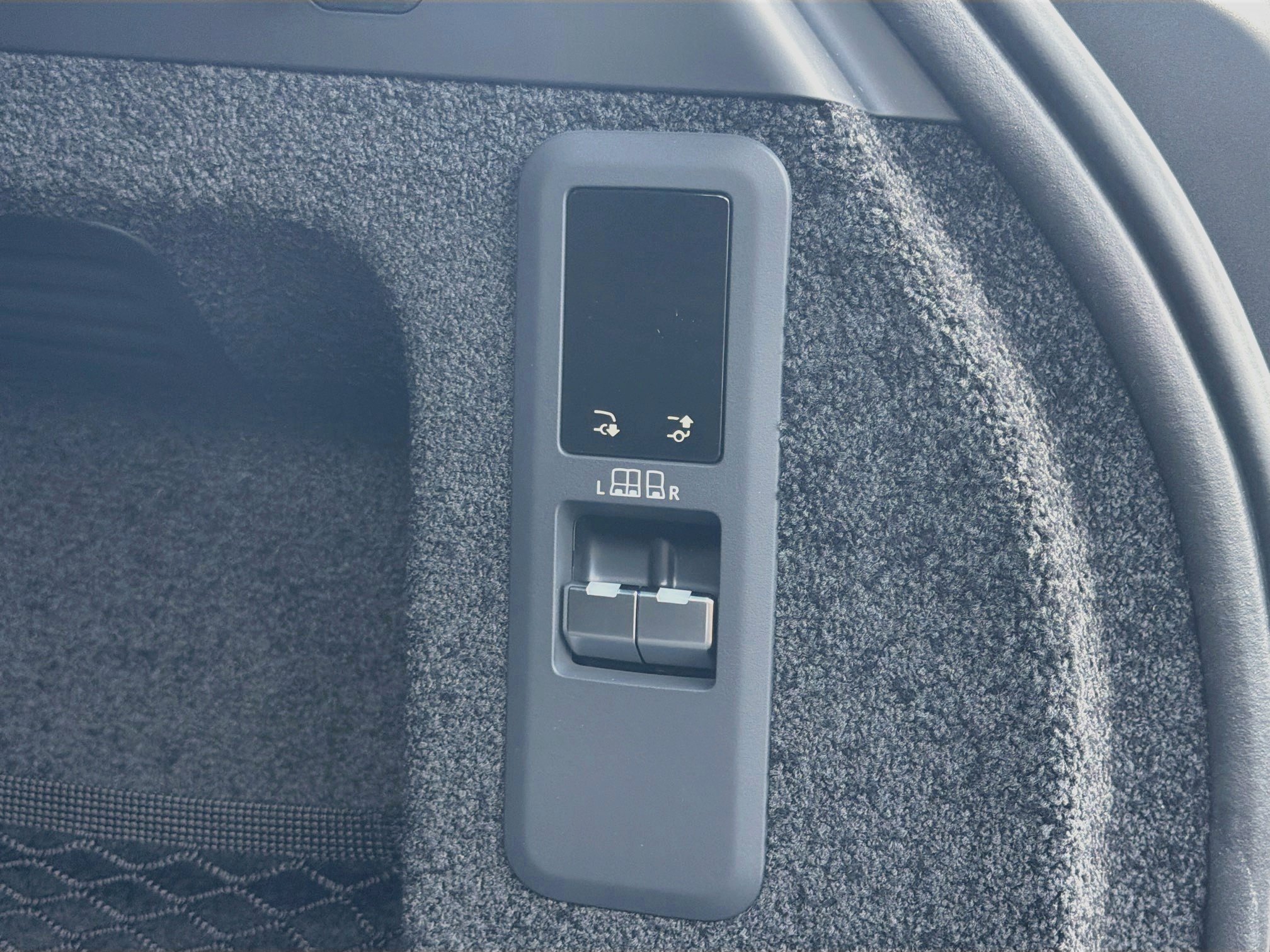 New 2026 Land Rover Range Rover SE AWD/4WD image 13