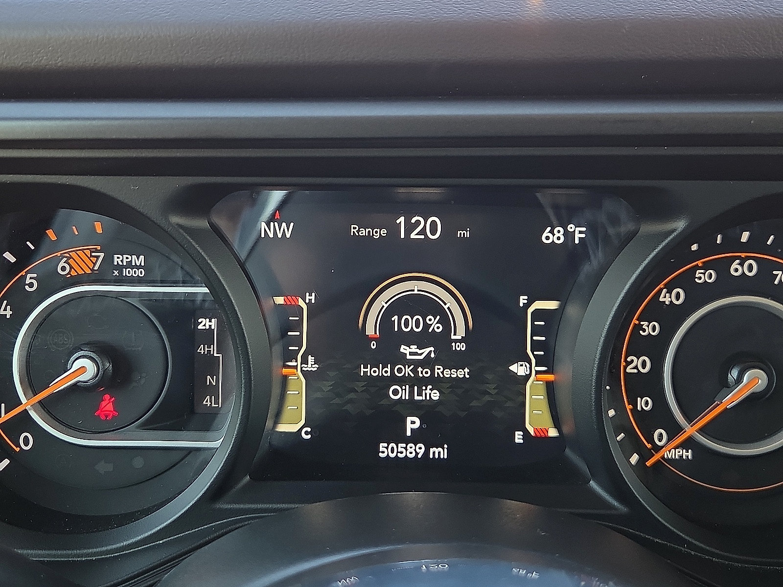 Used 2025 Jeep Wrangler Unlimited Sahara AWD/4WD image 23