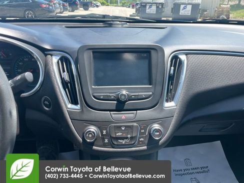 Used 2016 Chevrolet Malibu LT FWD image 11