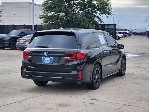 Certified 2025 Honda Odyssey Sport-L image 5