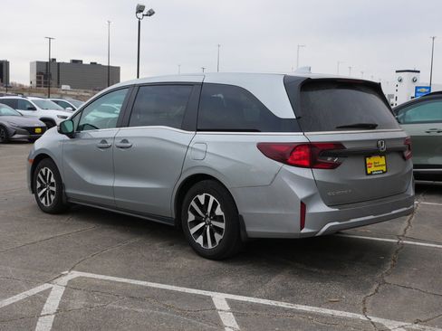 Used 2025 Honda Odyssey EX-L image 3