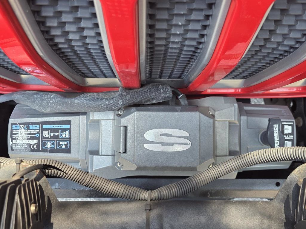 Used 2018 Jeep Wrangler Unlimited Sahara AWD/4WD image 31