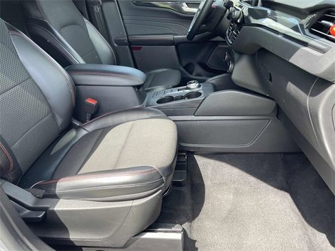 Used 2024 Ford Escape ST-Line image 8