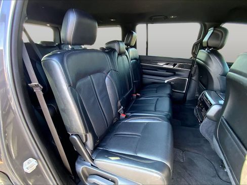 Used 2022 Jeep Wagoneer Series III AWD/4WD image 20