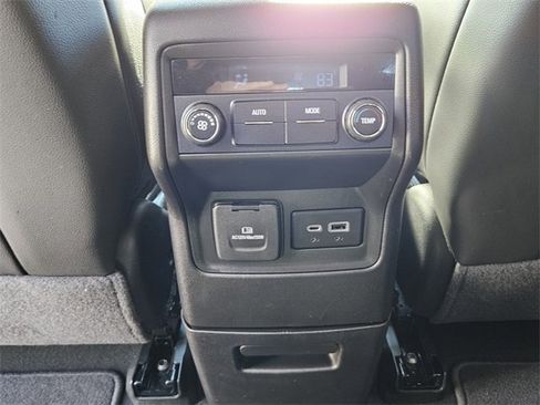 Used 2023 GMC Acadia SLT w/ Trailering Package image 13