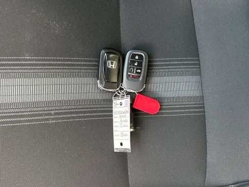 Used 2025 Honda Civic Sport image 29