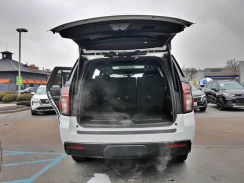 Used 2021 Chevrolet Tahoe Z71 w/ Z71 Signature Package image 16