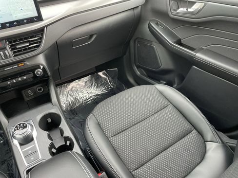 New 2026 Ford Escape SE image 15