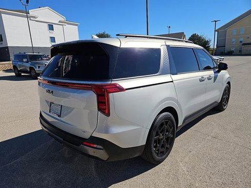 Used 2025 Kia Carnival SX w/ SX Dark Edition Package image 5