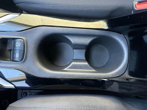 Used 2020 Toyota Corolla LE image 21