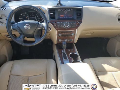 Used 2018 Nissan Pathfinder Platinum image 23