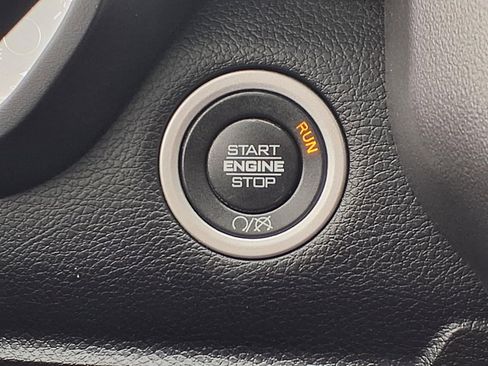 Used 2024 RAM 2500 Big Horn AWD/4WD image 10