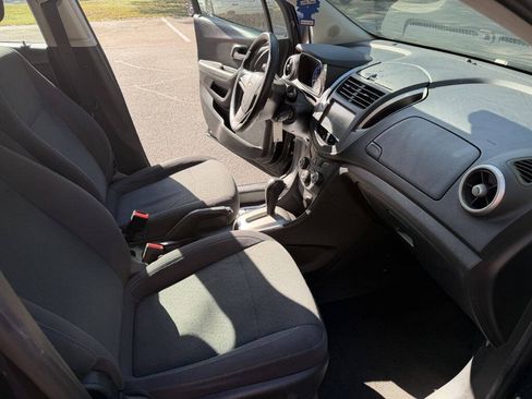 Used 2016 Chevrolet Trax LS FWD image 18