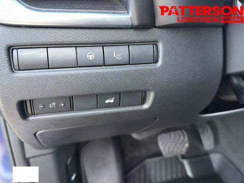 Used 2022 Nissan Rogue Platinum w/ Head-Up Display Package FWD image 8