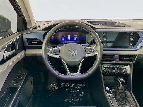 Used 2024 Volkswagen Taos SE w/ Panoramic Sunroof Package FWD image 30