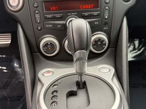 Used 2009 Nissan 370Z Touring w/ Sport Pkg RWD image 26