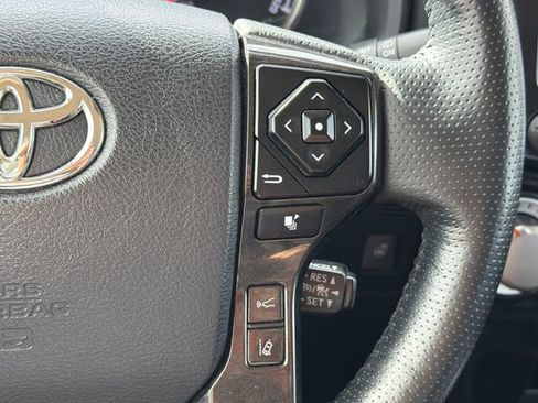 Used 2024 Toyota 4Runner TRD Off-Road Premium AWD/4WD image 31