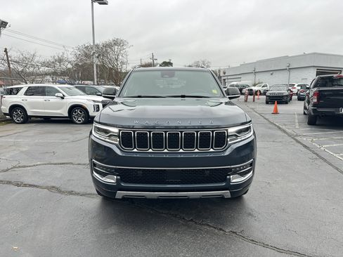 Used 2024 Jeep Wagoneer L Series III w/ Premium Group I image 4