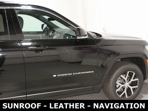 New 2025 Jeep Grand Cherokee Limited image 36