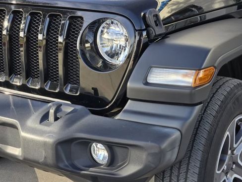 Used 2021 Jeep Wrangler Unlimited Sport image 9