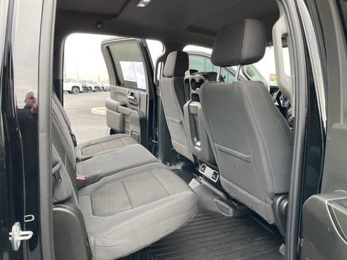 Used 2022 Chevrolet Silverado 2500 Custom w/ Custom Value Package image 16