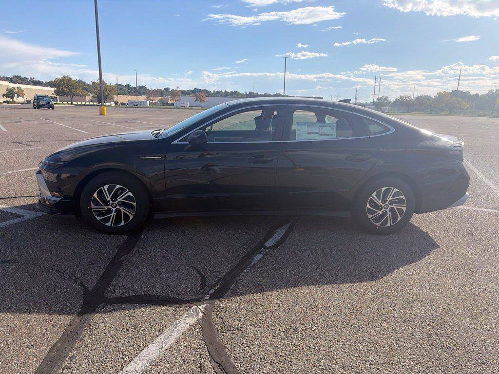 New 2027 Hyundai Sonata Blue FWD image 2