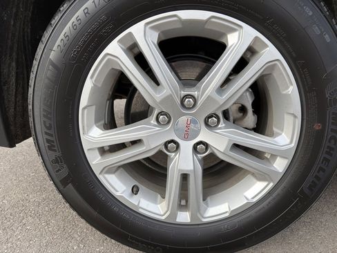 Used 2023 GMC Terrain SLE image 17