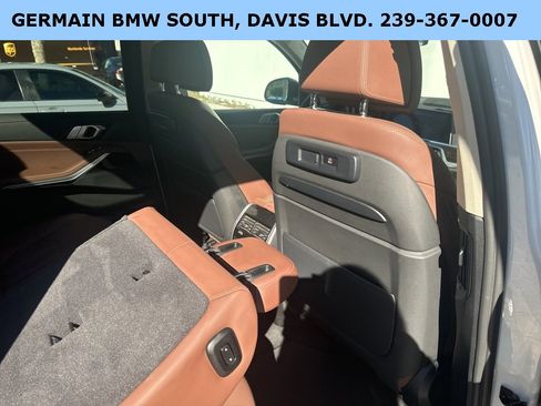 Used 2021 BMW X7 xDrive40i w/ Premium Package 2 image 28