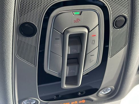 Used 2022 Audi Q5 e Prestige w/ Prestige Package image 22