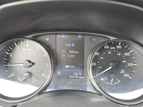 Used 2019 Nissan Rogue SV image 18